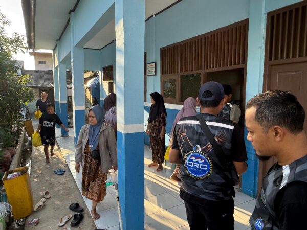 GJI dan ORC Indonesia Wilayah Bekasi Salurkan Bantuan Obat-obatan dan Sembako ke Warga Terdampak Banjir di Bekasi Utara