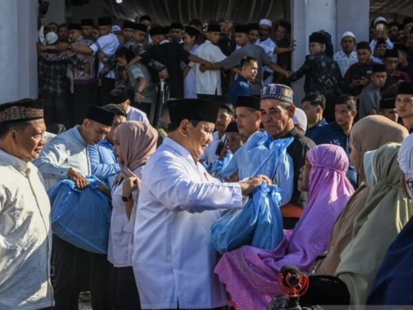 Momen Prabowo Halalbihalal Lebaran Bareng Warga Aceh Tamiang