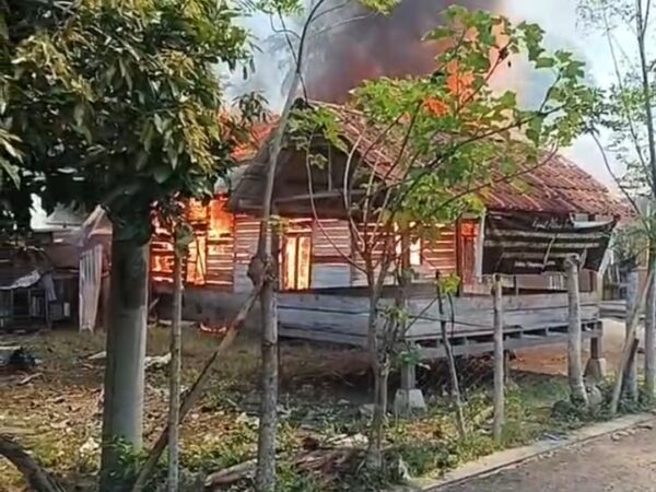 Breaking News: Satu Unit Rumah Terbakar di Samalanga