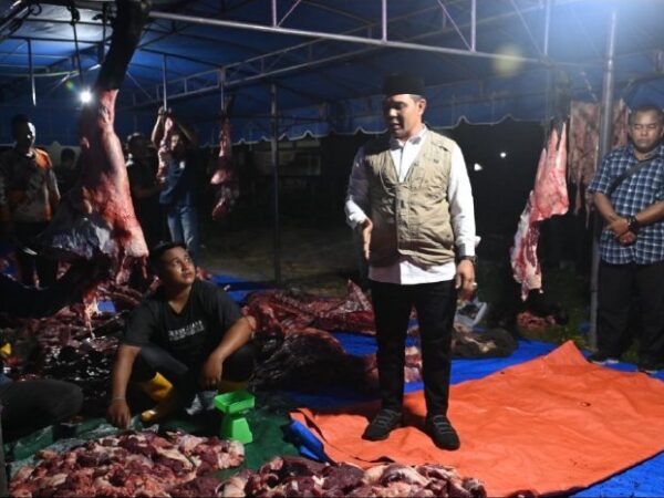 Syech Muharram: Bantuan Daging Meugang Presiden Jadi Penguat Warga di Banjir Tengah
