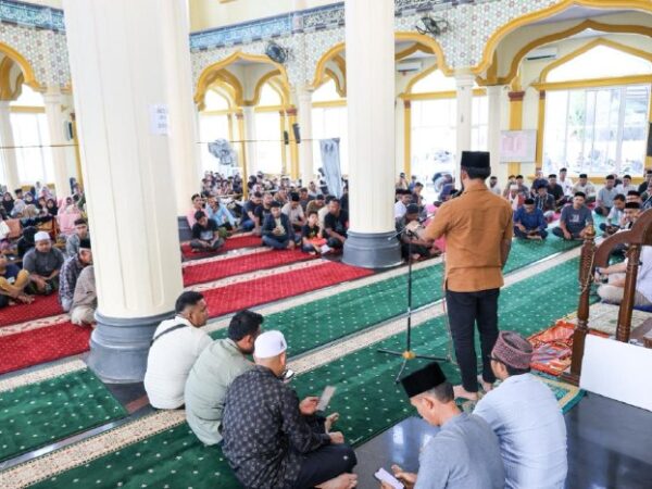 Gandeng BSI, Bupati Al-Farlaky Santuni 476 Anak Yatim di Ranto Peureulak
